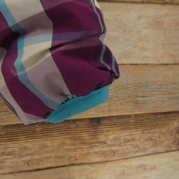 The North Face 550 Girl's Reversible Hooded Jacket - Picture 4 of 16